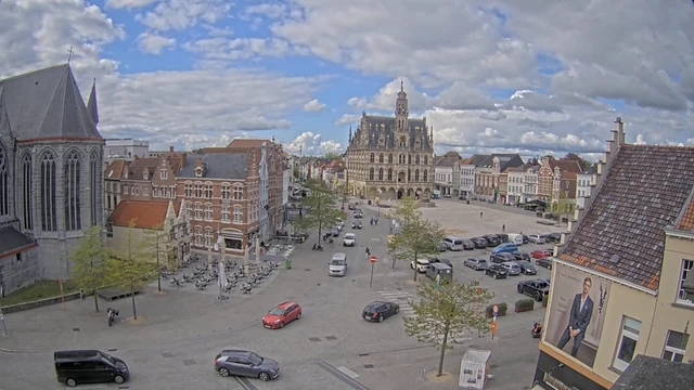 オーデナールデ旧市街 マルクト広場と市庁舎