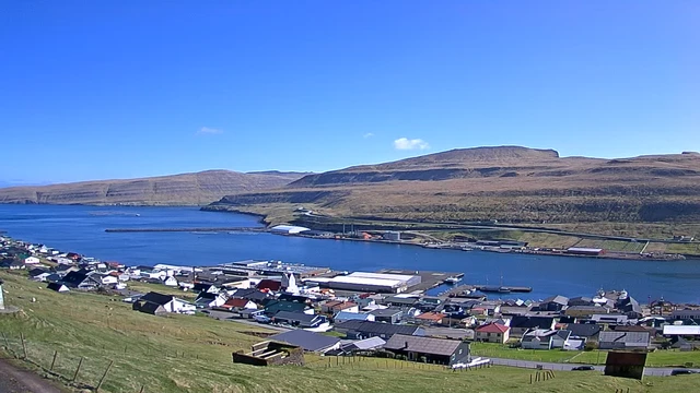 フェロー諸島・スヴロイ島のヴァーグル港